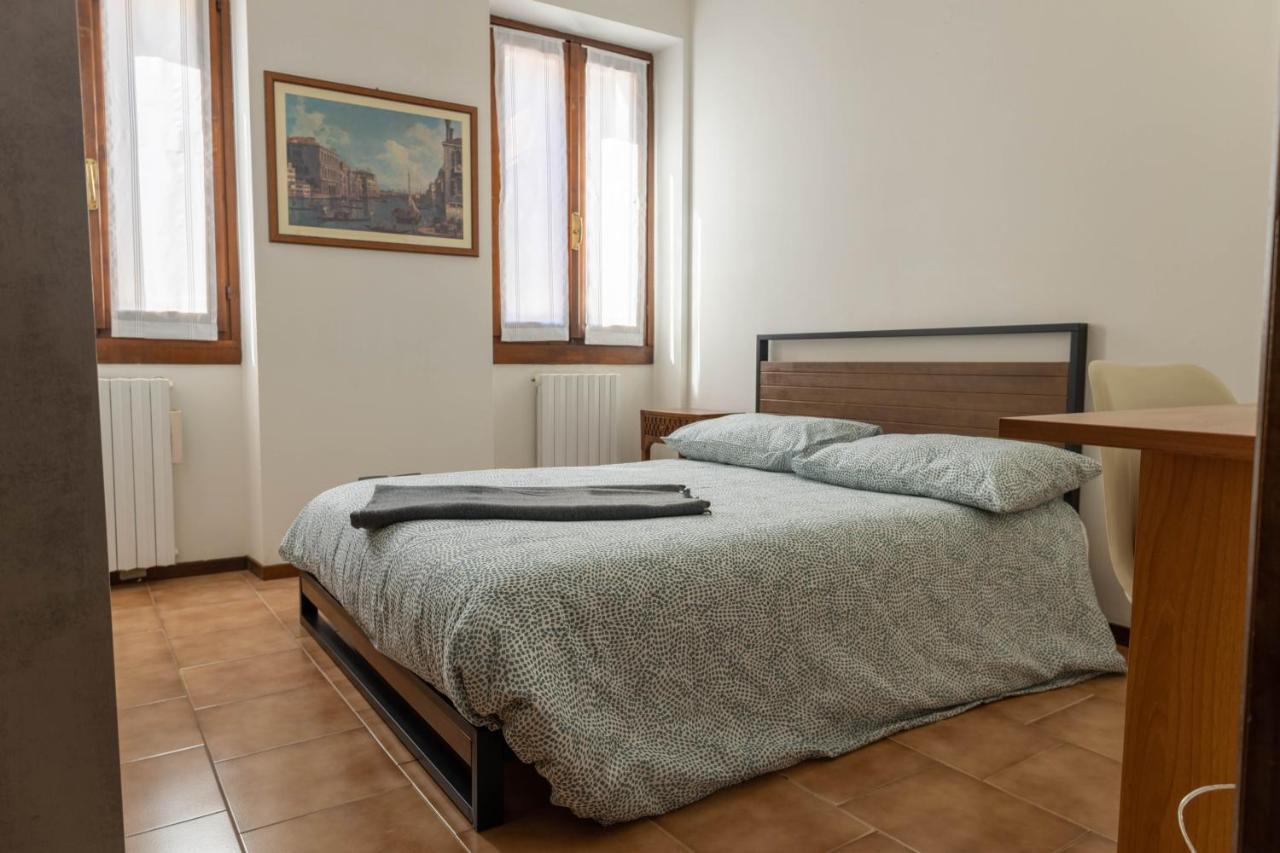Apartamento Haus Martina Desenzano del Garda Exterior foto