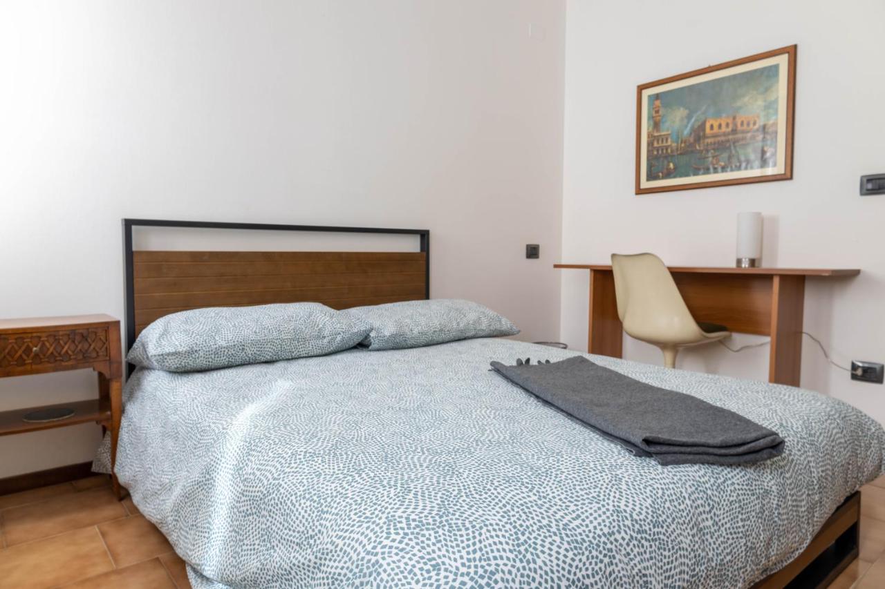 Apartamento Haus Martina Desenzano del Garda Exterior foto