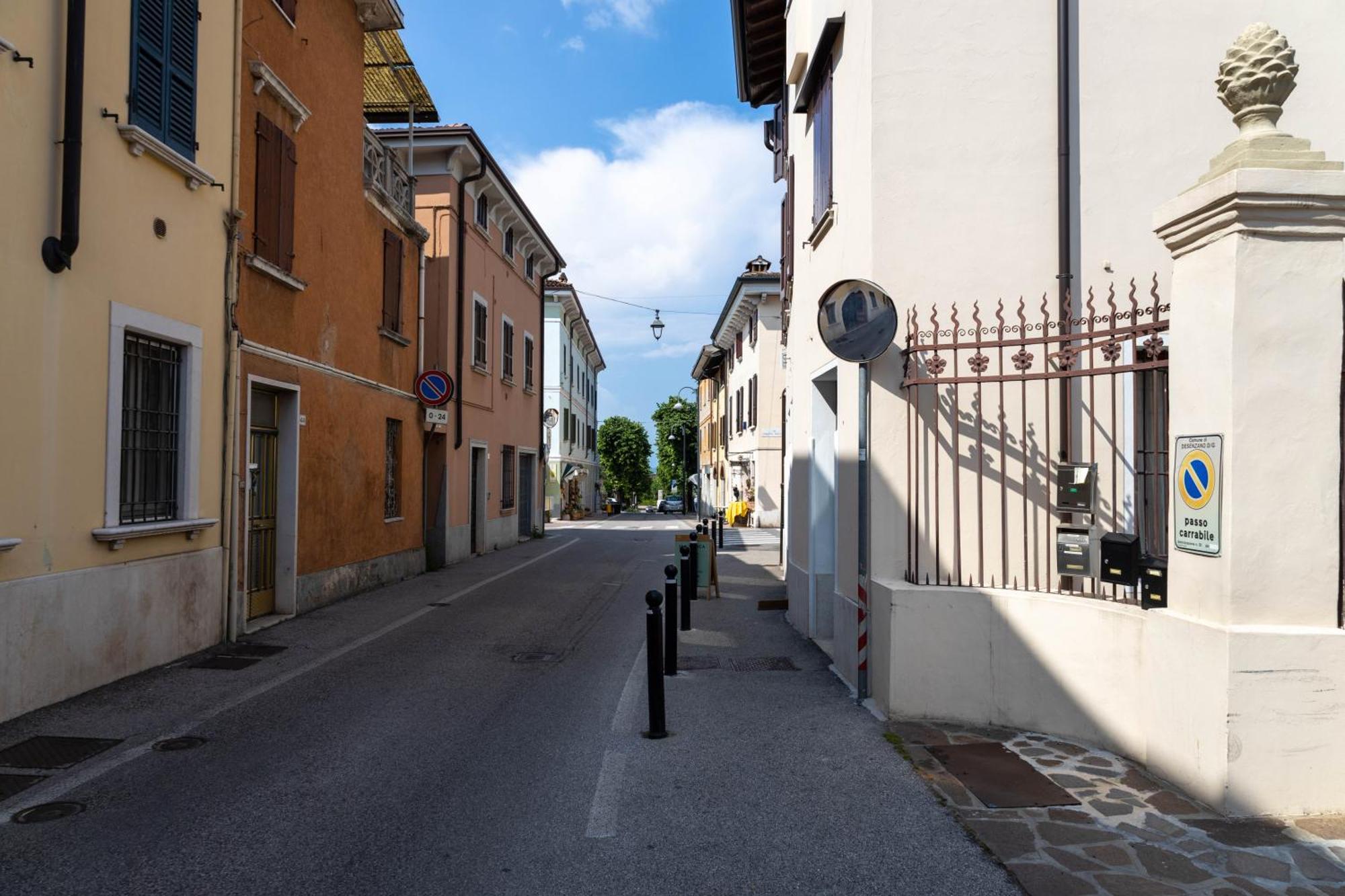 Apartamento Haus Martina Desenzano del Garda Exterior foto